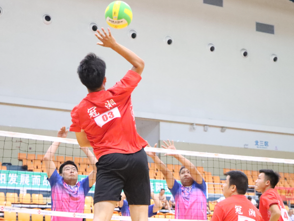 【耒阳站】冠湘学校：赛场上，老师变身成”发光”的热血青年