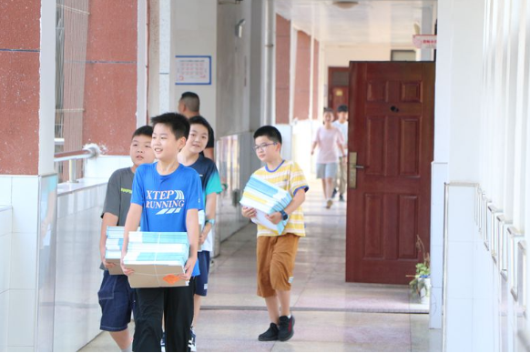 常德市鼎城区江南小学：秋日迎新绘新卷