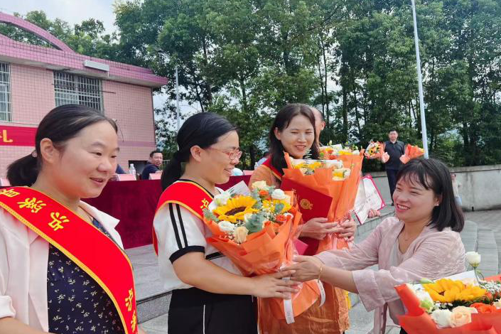 泸溪县第五中学：金秋送爽启新程 意气风发谱华章