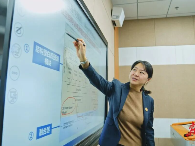 中南大学李敏：以柔韧之力，点亮学子未来