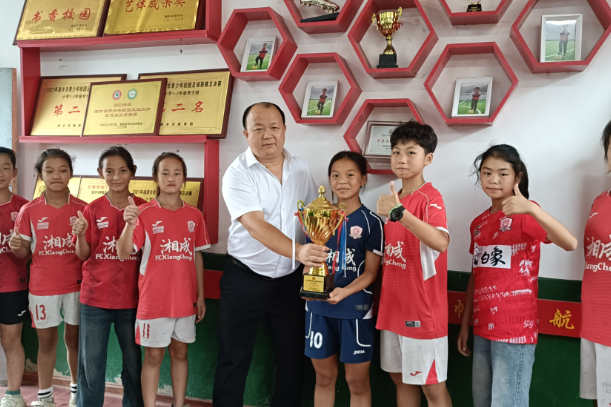 湘乡市山坪中学黄超：踢出大山 踢出未来