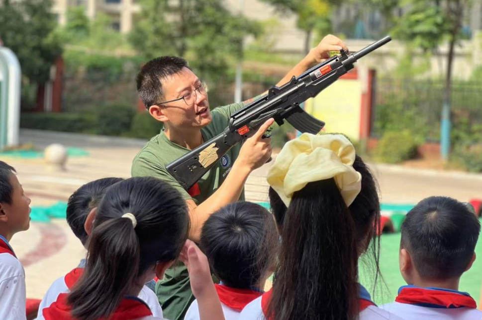 娄底市娄星区各校喜迎开学  现场惊喜连连