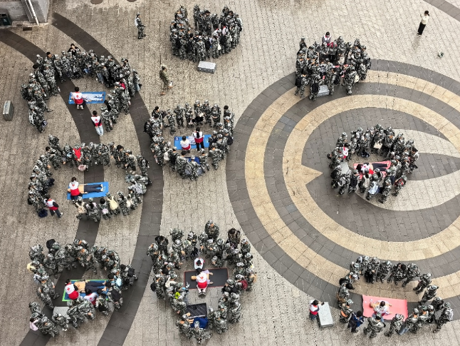 南华大学急救培训进校园  近万名新生解锁“生命守护技能”