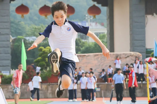 珺琟学校第十届运动会火热开幕，全校学子以运动献礼国庆