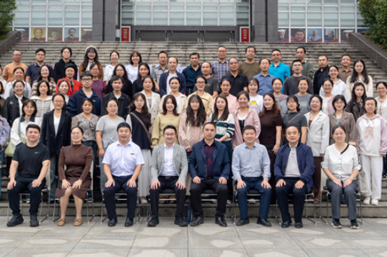 新晃：初中语文骨干教师集中“充电”赋能