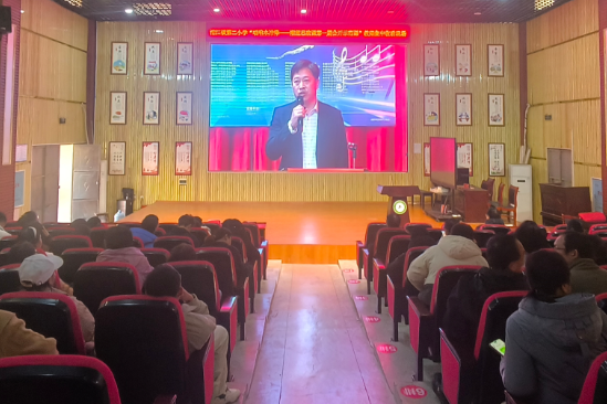 江华组织师生观看“湘超思政课”