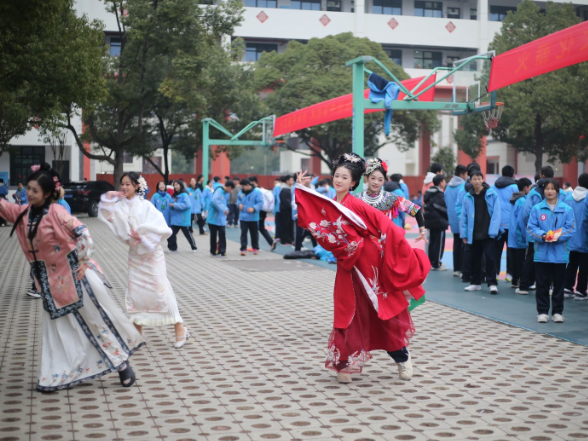 新晃一中：学科搭台，青春唱响“嗨歌”