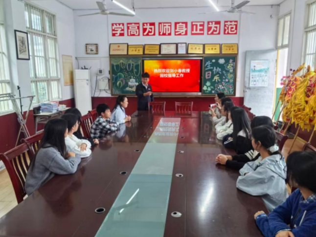 安化县南金乡中学：名师返校传经验 暖心座谈解学忧