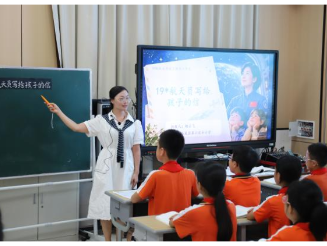 临武：“材”启新课堂  赋“语”新路径