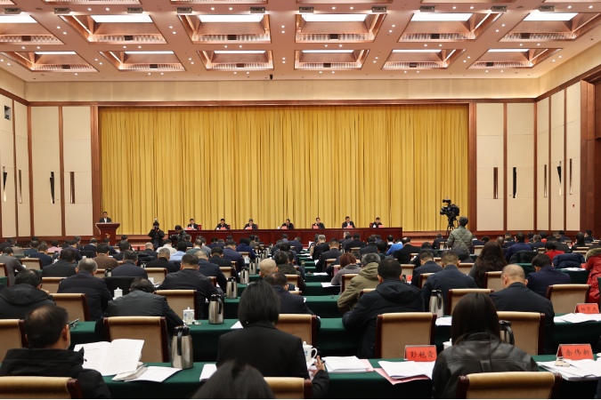 记者观察 | 8万个学位“等人来”背后的民生担当