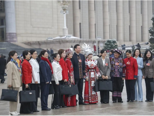 2026年将修改教师法！“把一线教师、校长的意见建议反映到教师法的修改中”