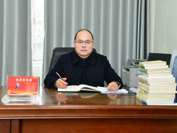 书记校长开学第一讲 |新宁县金城学校付昭平：守正创新强根基  凝心聚力育新人