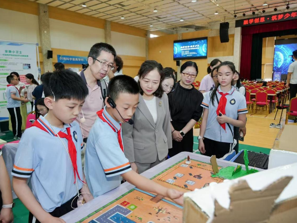聚焦创新育人！湘潭市STEM教育实践展示活动在雨湖举行