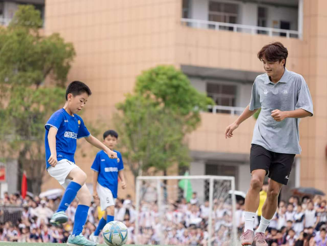 湘超球员走进朝阳小学，足球少年收获成长力量