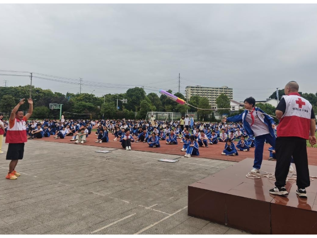 益阳长春经开区初级中学：实操学自救 安全“不放假”