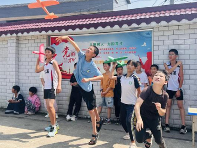衡阳县金溪镇中心小学：首届校园科技节点亮学子科学梦