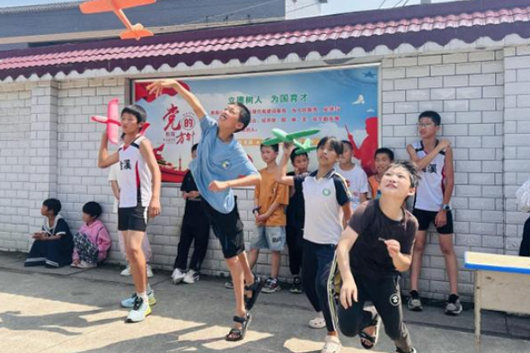 衡阳县金溪镇中心小学：首届校园科技节点亮学子科学梦