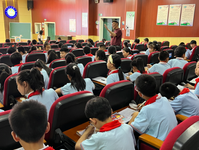 长沙市松雅湖小学：书香润童心 读写活语文
