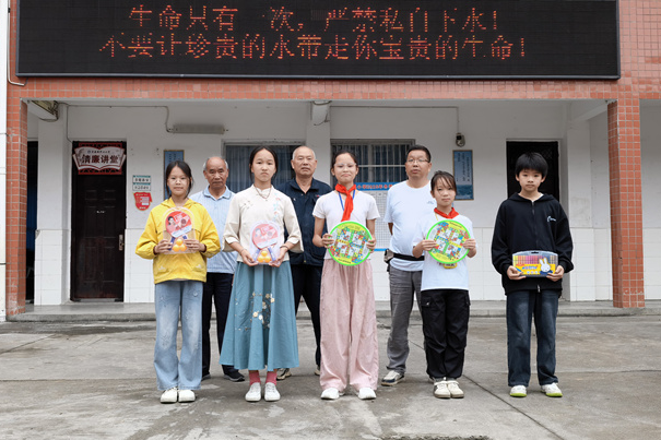 春风化雨护童心 ，新晃多点开展暑期青少年关爱工作
