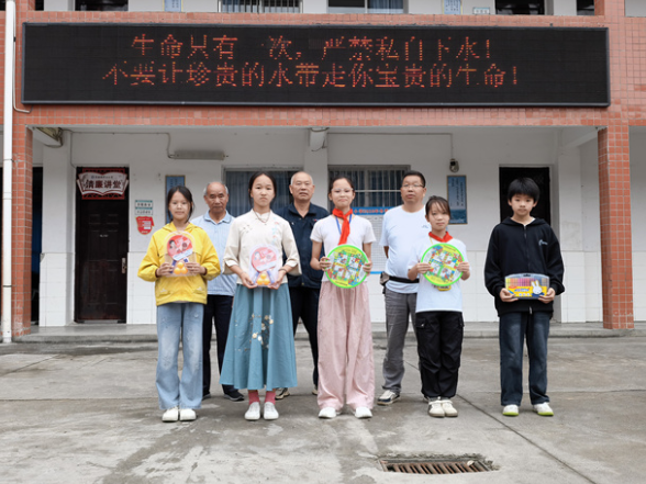 春风化雨护童心 ，新晃多点开展暑期青少年关爱工作