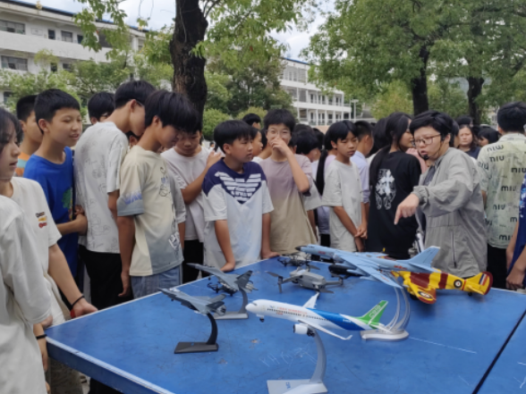 衡南县宝盖中学开展科普进校园活动