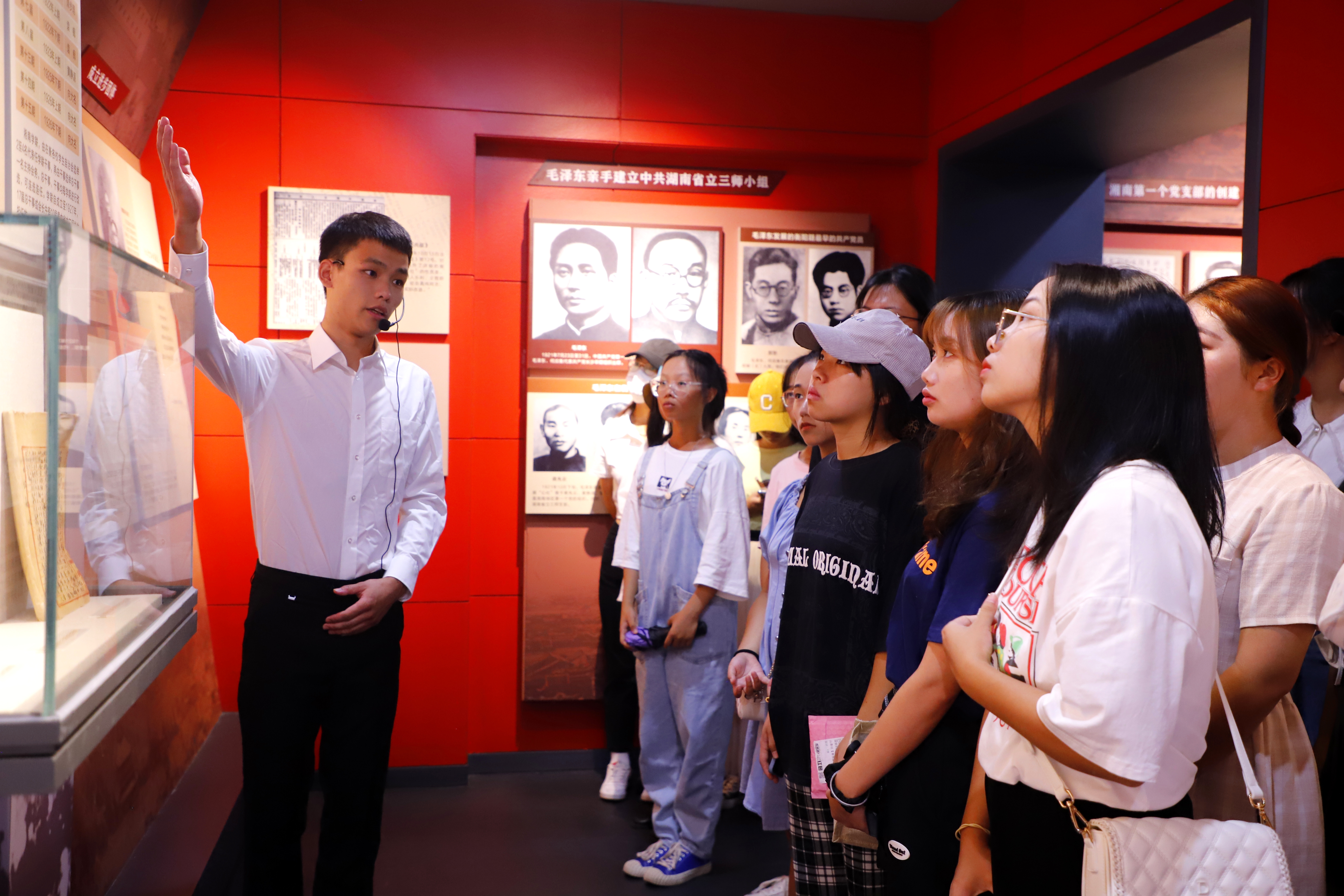 2.衡阳师范学院常态化开展红色文化教育.JPG