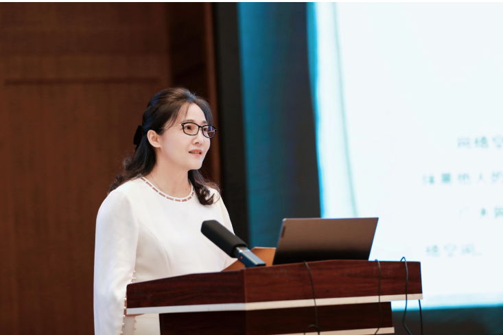 长沙高新区金桥小学校长赵华：在数字时代，教孩子守住一份清醒