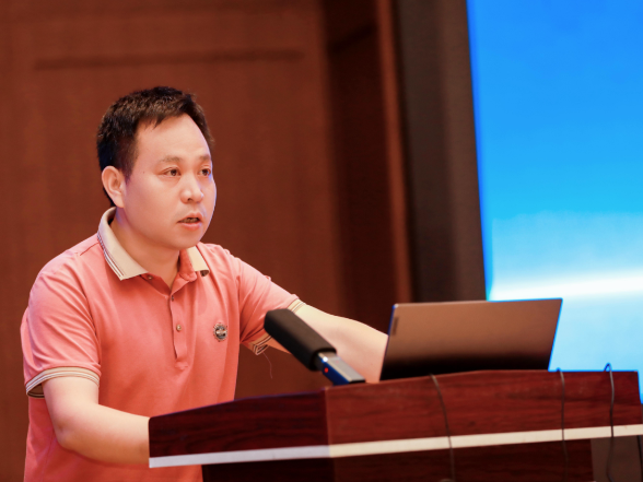 怀化市教育局办公室主任刘华明：小记者 大教育