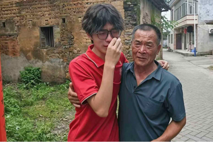 湘潭理工大学：凤凰嘴渡口的相拥，藏着最动人的红色故事