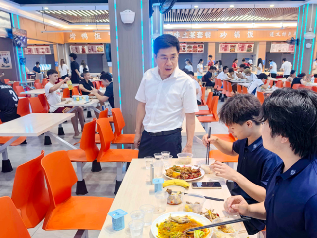 湖南科技大学党委书记蒋丽忠督导检查大运会食宿运行保障工作