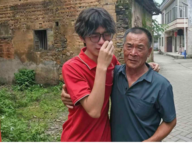 湘潭理工大学：凤凰嘴渡口的相拥，藏着最动人的红色故事