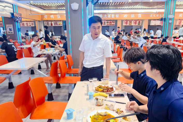 湖南科技大学党委书记蒋丽忠督导检查大运会食宿运行保障工作