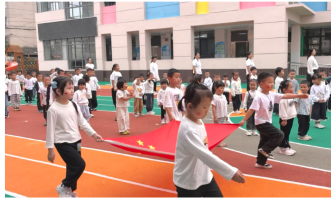 当“萌力”遇上中国红，沅江市胭脂湖街道竹莲幼儿园解锁国庆爱国新仪式