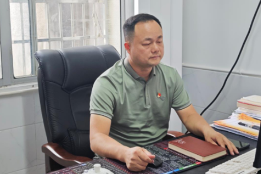 书记校长说 | 南县三仙湖镇初级中学党支部书记何毅：扎根水乡沃土  挺膺时代担当