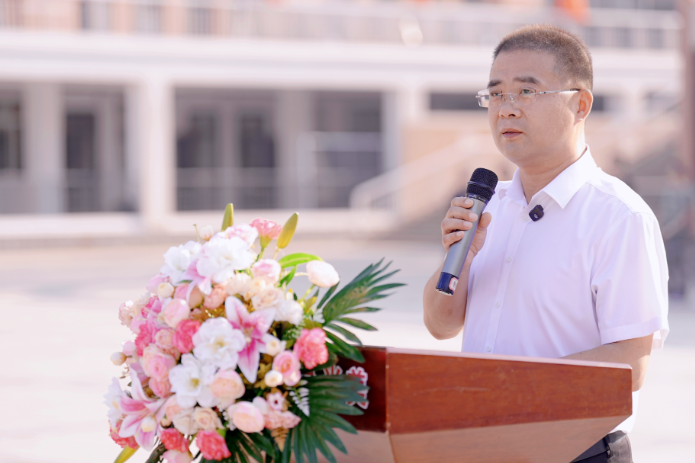 南县教育工委委员、副局长、南县一中党委书记、校长周大昌：看见每一个人的成长