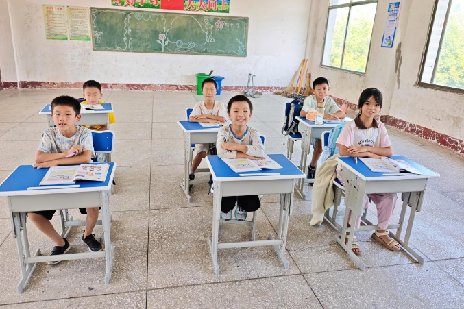 千里寄温情，江苏爱心夫妇向冷水滩区骄阳小学暖心捐赠