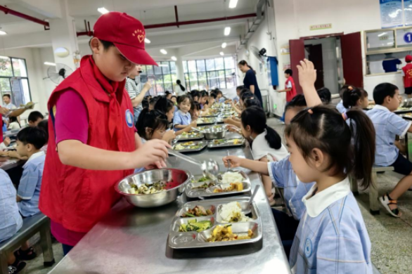 湘潭市雨湖区九华吉利学校：从“舌间”到“心间”，暖心举措护航校园餐