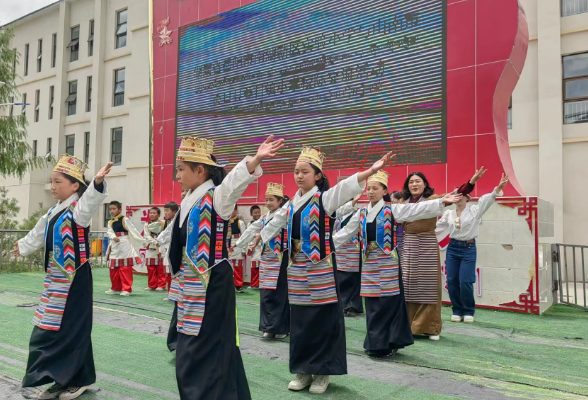 岳阳市南湖新区：藏汉一家亲，共育格桑花