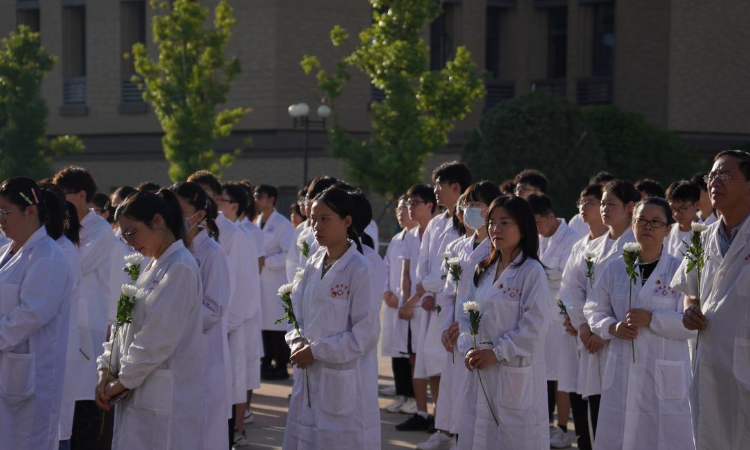 中南大学湘雅医学院：2023年秋季解剖学开课 扣好医学路上的第一颗“扣子”