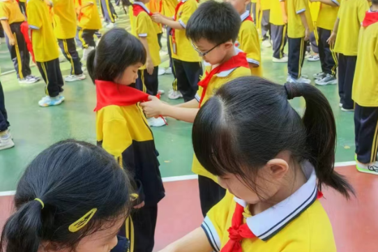 【耒阳站】实验小学：喜迎建队日，薪火永相传