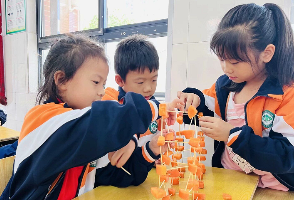 湘江新区博才花溪小学：超“燃”科技节，赋能向未来