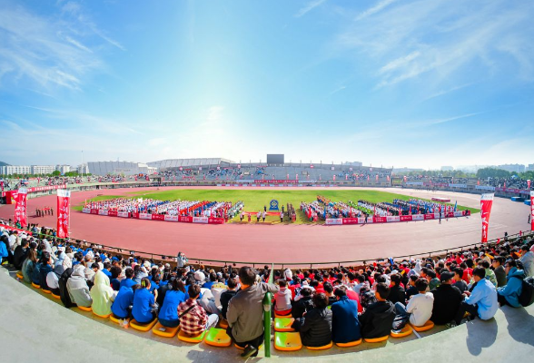 中南大学：举行第九届综合运动会暨比亚迪杯·第二十二届田径运动会