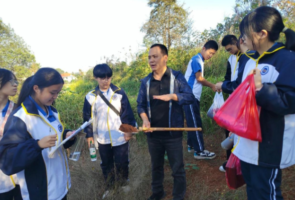 祁阳二中：开辟“行走的德育课堂”，探索土壤奥秘