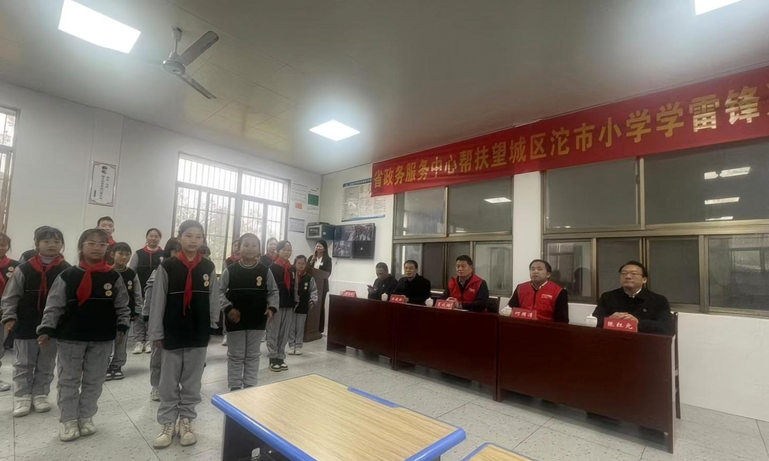 湖南省政务服务中心组织开展“传承雷锋精神、 服务基层群众”学雷锋志愿活动