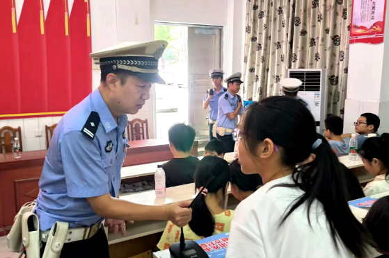 【衡南县站】泉湖中学：与交警联动，交通安全入人心