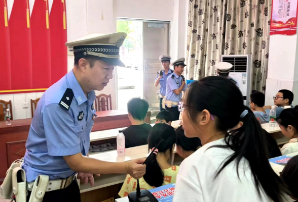 【衡南县站】泉湖中学：与交警联动，交通安全入人心