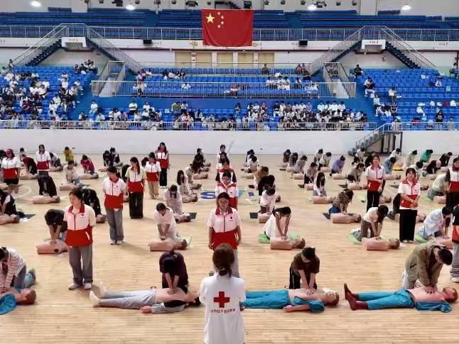 2025年度长沙医学院千人“CPR+AED”暨临床第一课赋能应急救护公益培训活动成功举办