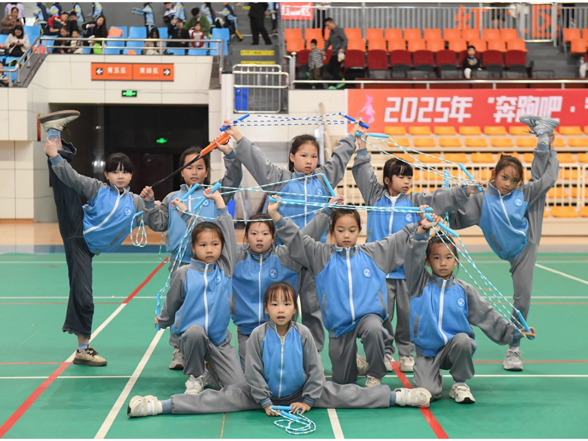 1300余名少年跃动赛场！2025年“奔跑吧・宁乡”中小学生跳绳比赛决赛开启