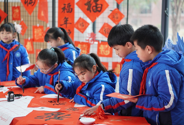 南县洗马湖学校：开学日，孩子们解锁非遗背后的故事！