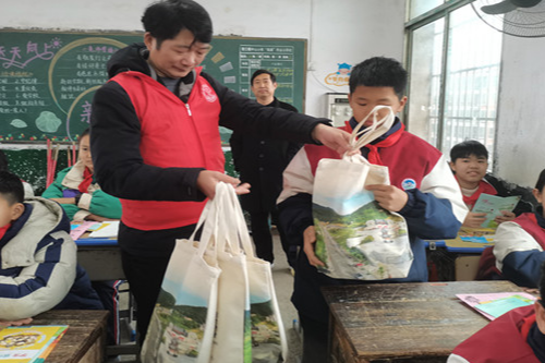 【衡阳县站】渣江镇中心小学：安全知识进校园，筑牢青春防护墙